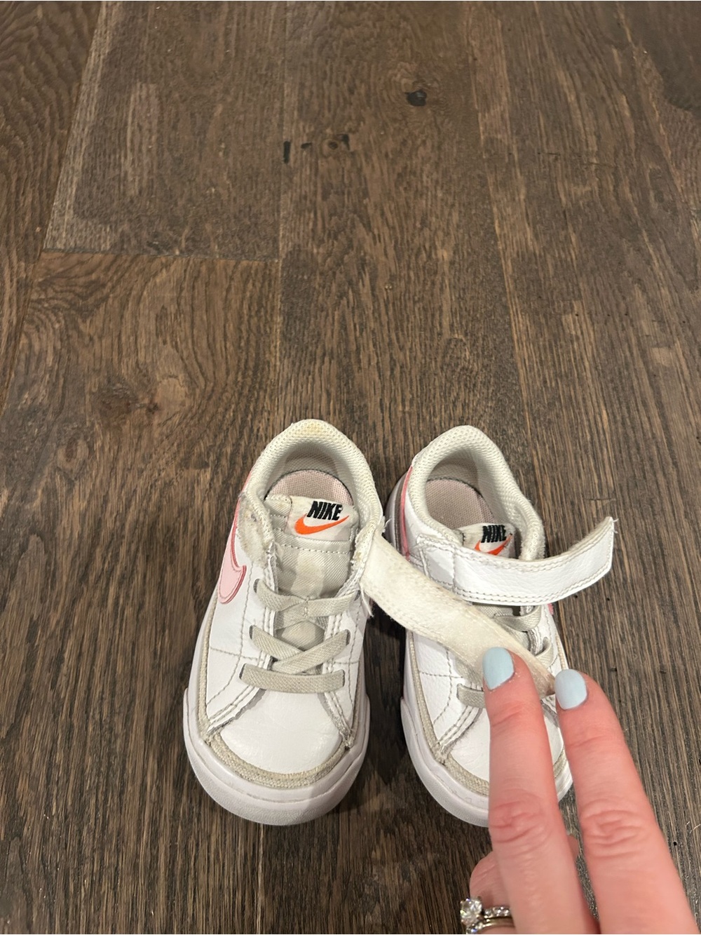 Nike Court Legacy- Toddler White and Pink Sneakers Size 6 - Picture 6 of 8